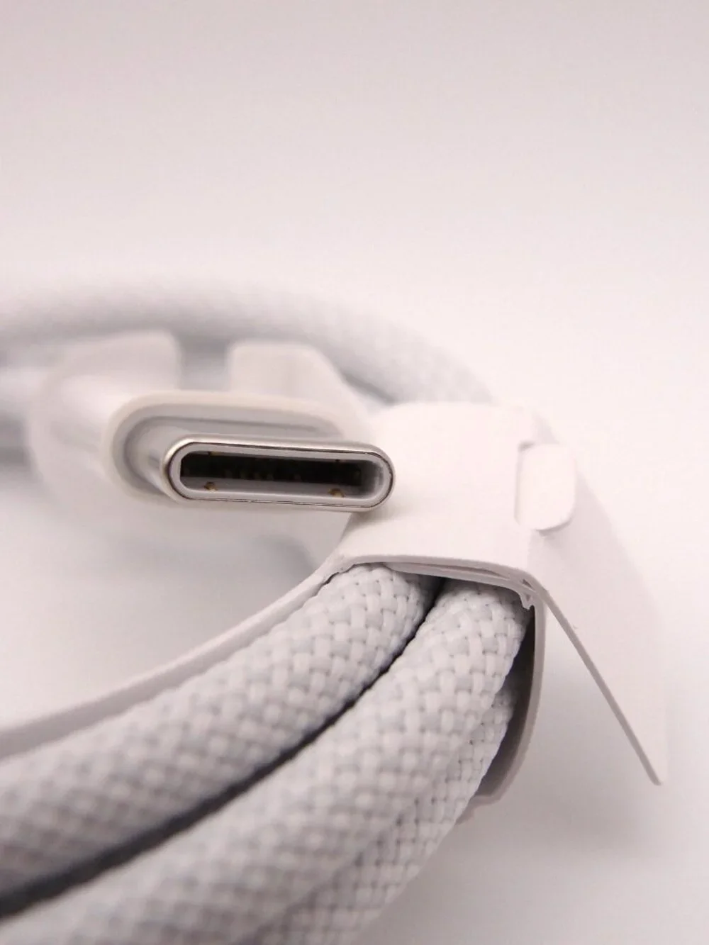 Apple USB‑C to USB‑C Braided Cable A2795 • Genuine OEM | Fast Charge | New